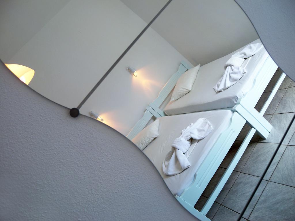Pavlosx2 Folegandros Town Bilik gambar
